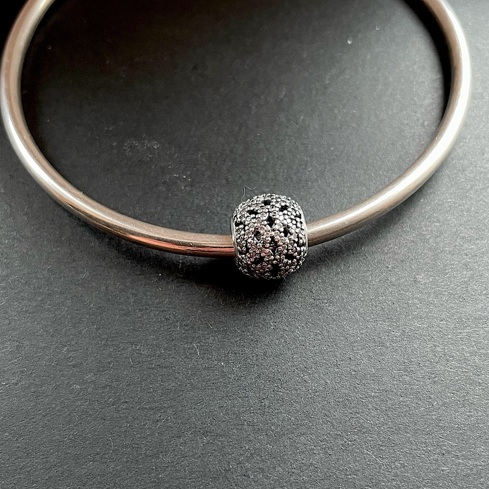 Pandora Shimmering Lace charm style 971284CZ